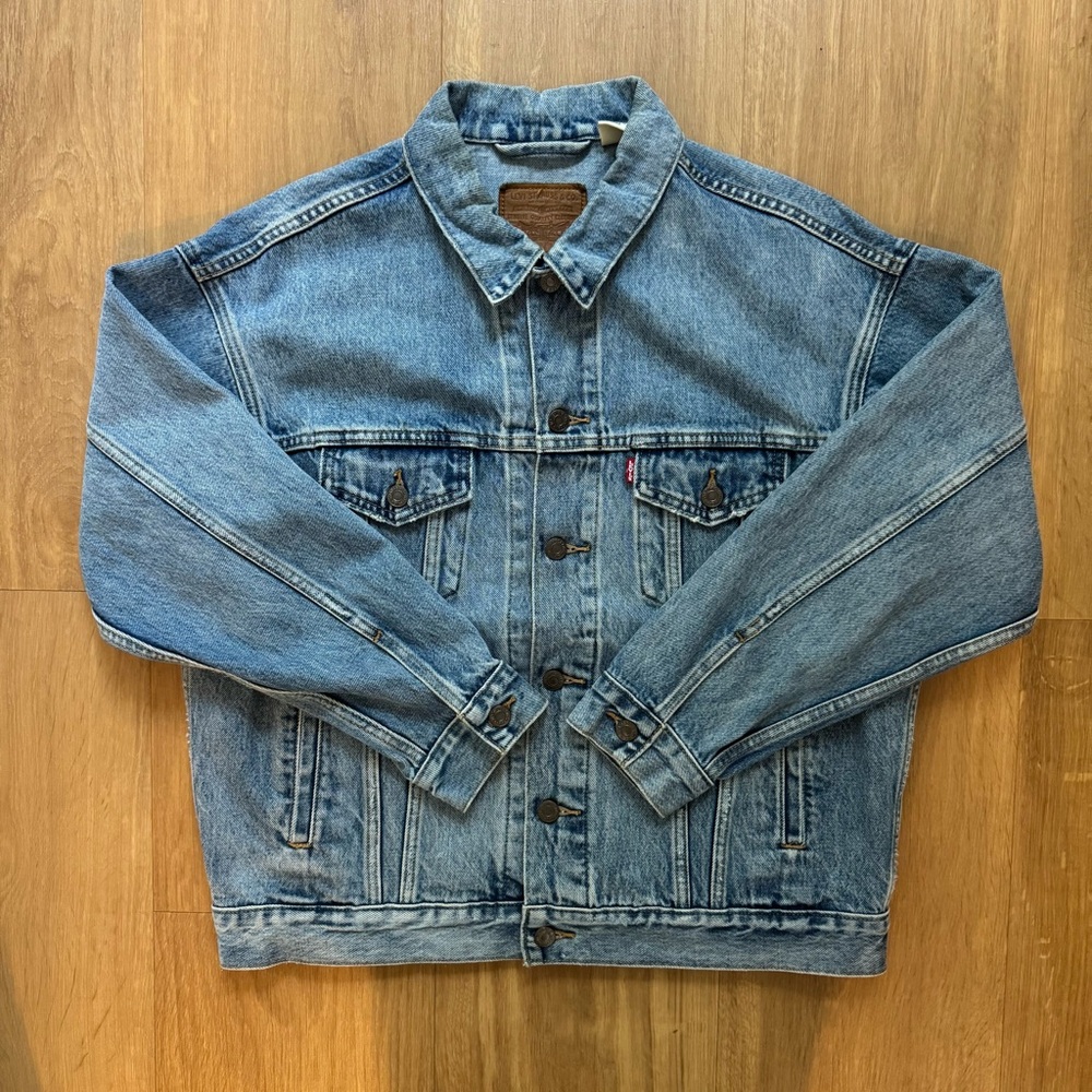 NWOT Levi’s Dad Trucker Jacket in Indigo Anthem